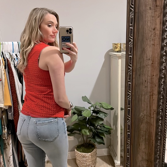 J crew elegant patterned blouse with underline accent and gold zipper back. - Picture 3 of 9